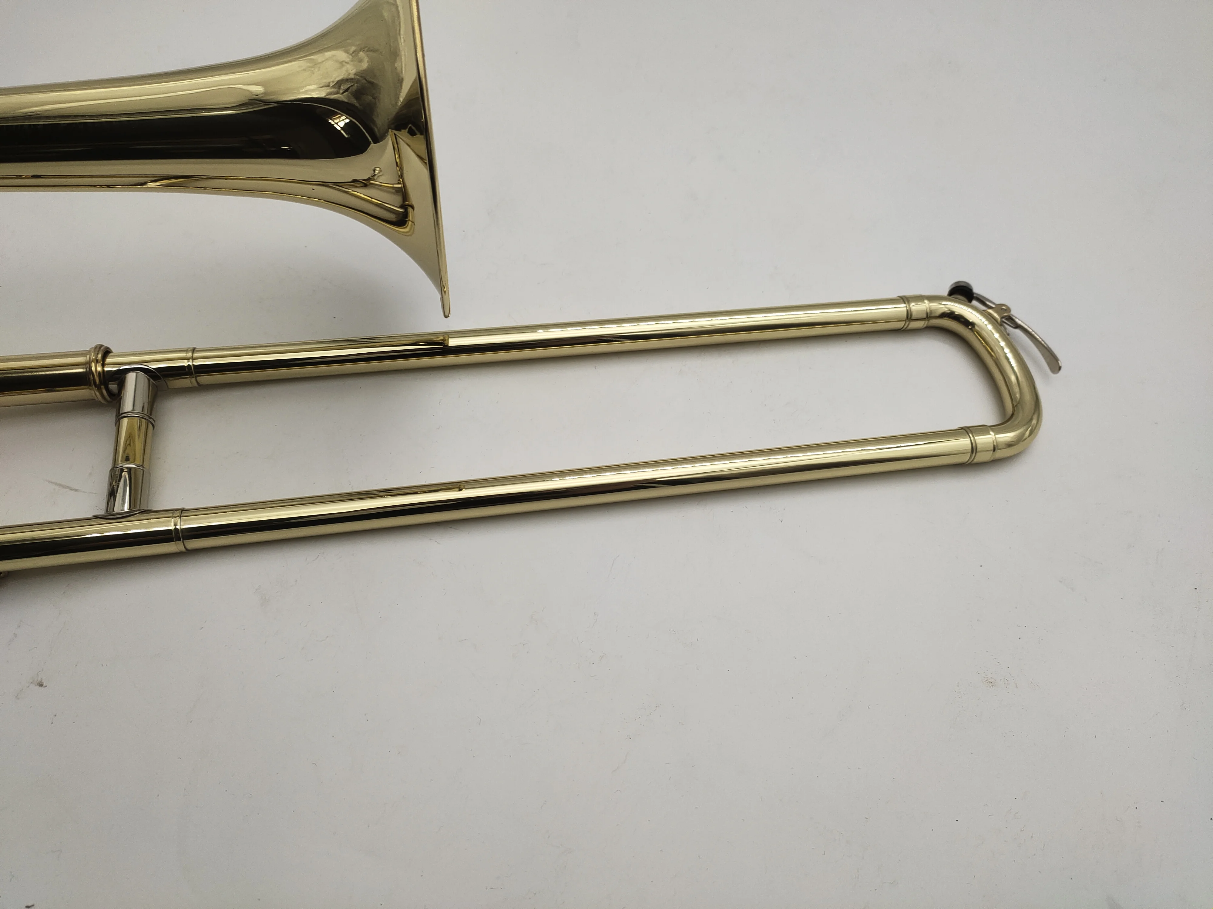 A*a様 Nasir Ali バルブトロンボーン B♭ニッケルメッキ仕上げ 新着 B フラット トロンボーン 真鍮メッキ ケース、手袋、管楽器付き