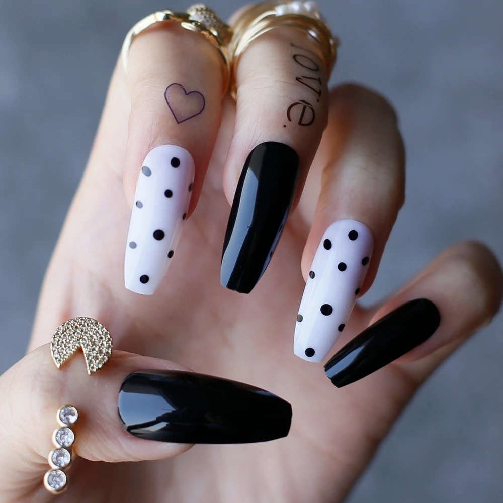 Minimalistic nails | Black dot nails, Nails, Dots nails