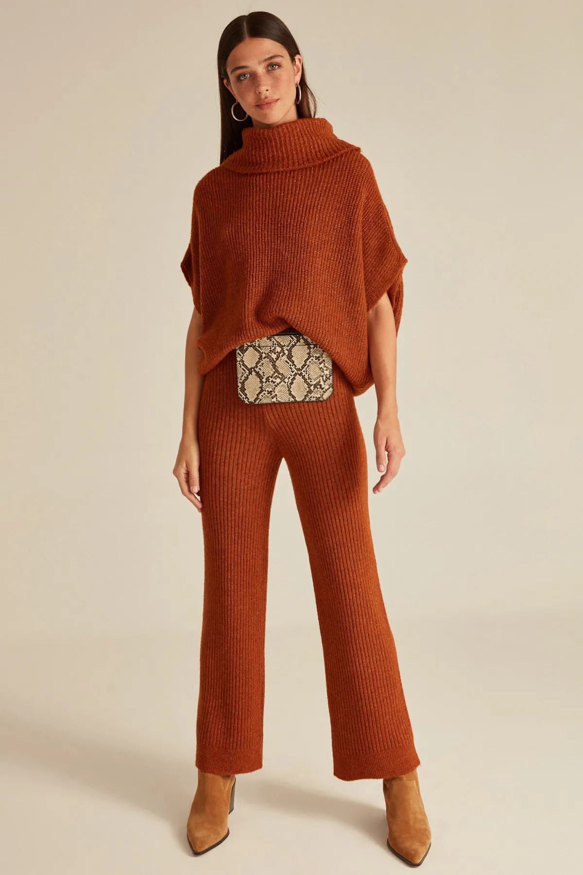 

Full Turtleneck Bat Sleeve Knitwear Sweater