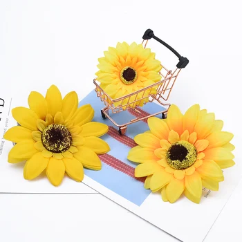 

5 Pieces chrysanthemum artificial flowers home decoration accessories wedding bridal accessories clearance candy box Christmas