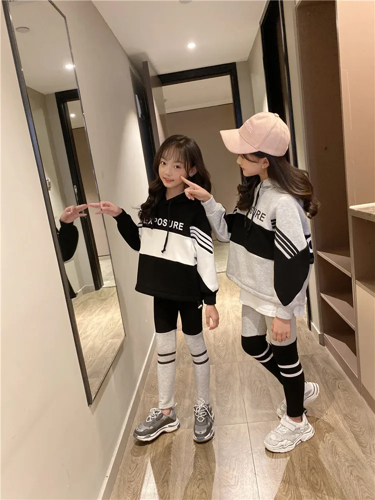 winter hooded thickening plus velvet sports wind girls sweater with bottoming casual pants in the big two-piece suit