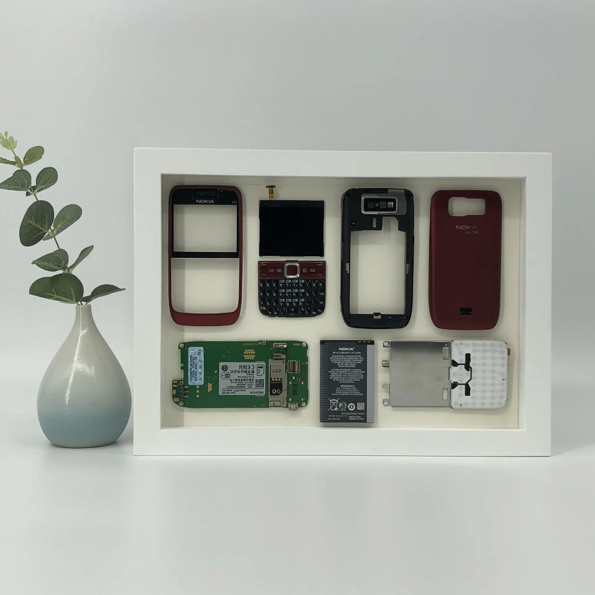

Jichuan Solid Wood Mobile Phone Framed Frame Stereo Specimen Frame Disassemble Parts Painting Frame Wall Picture