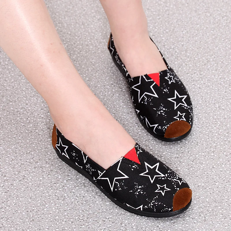 

Old Beijing Cloth Shoes Stall Shoes Mom Middle-aged Nine Nine Flat Processing Shoes