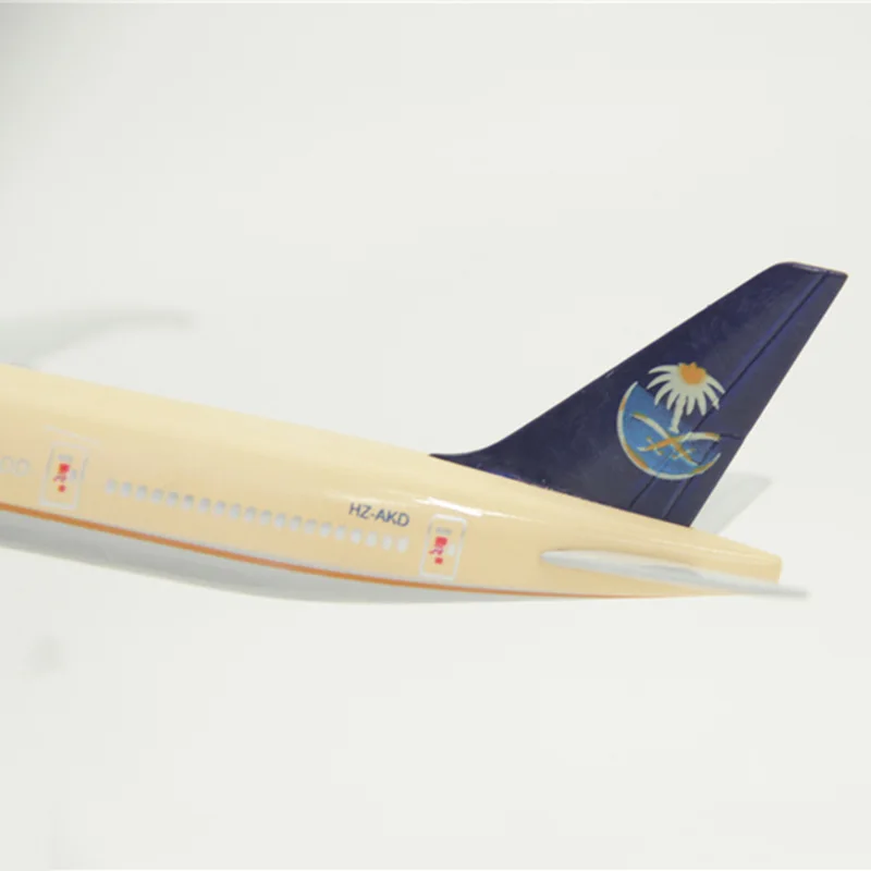 19 см 1:400 Boeing B777-300 модель SAUDI ARABIAN AIRLINES посадочное снаряжение с пластиковым основанием сплав литье под давлением самолет коллекционный