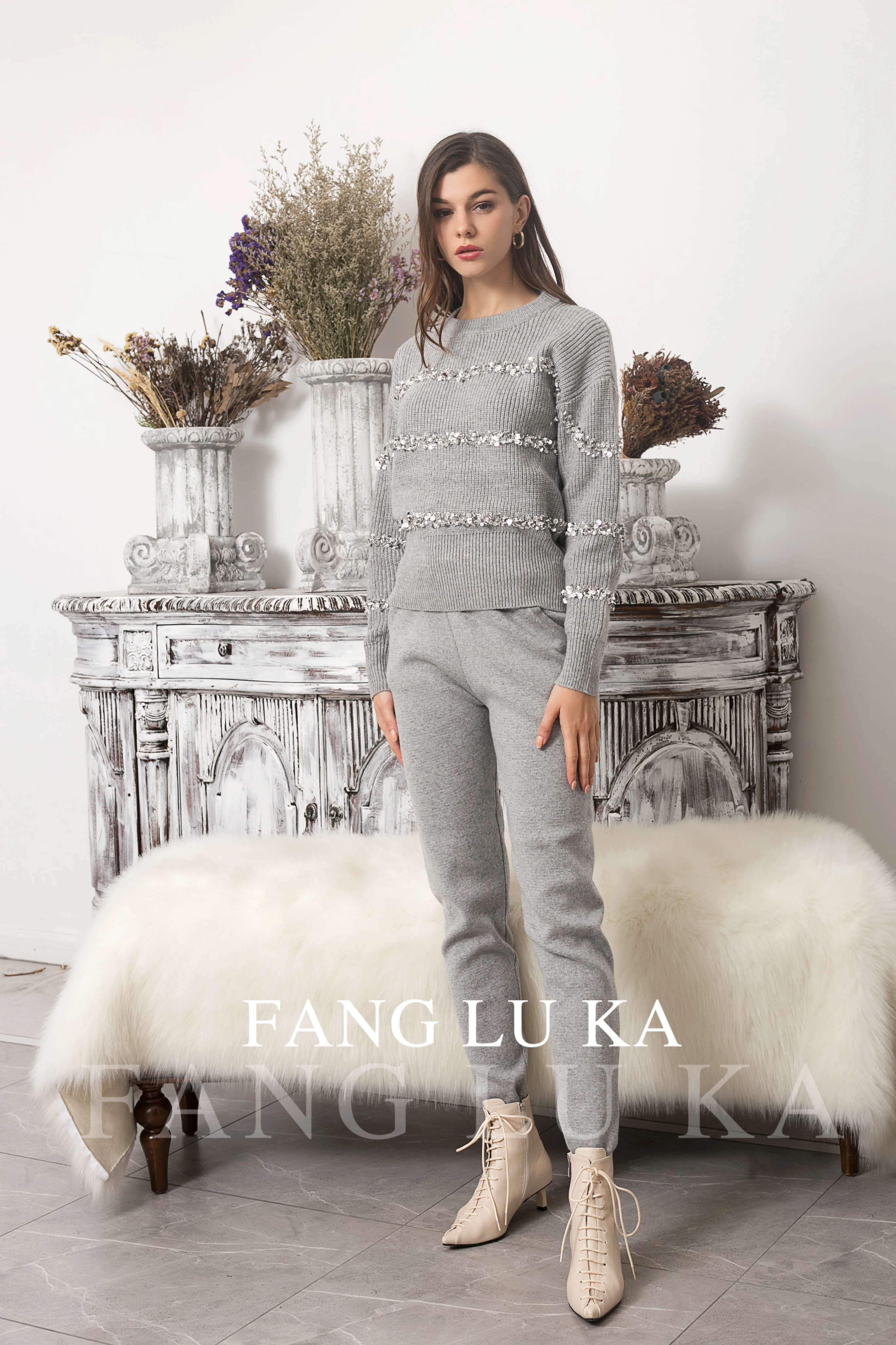Cashmere knitting suit women's new fashion foreign style Sequin beaded sweater leggings two piece set | Женская одежда