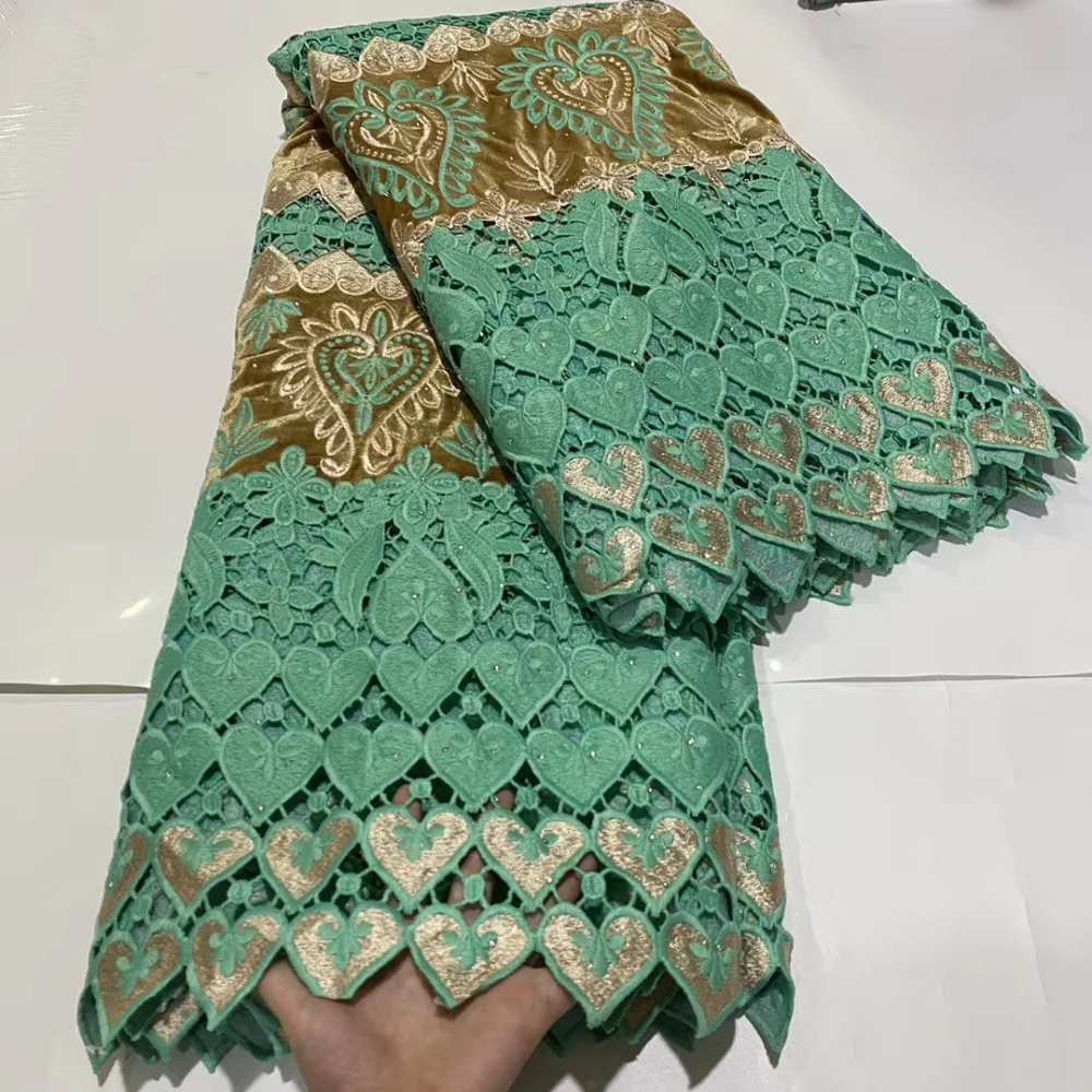 272669440C02A07083CE6C265A086D84