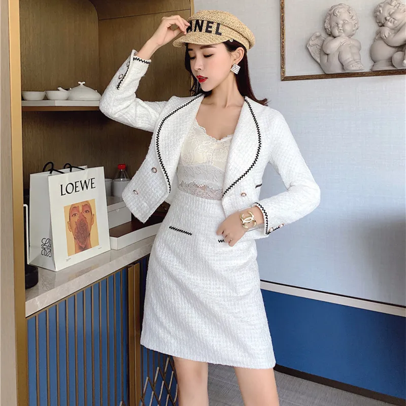 

2020 Autumn Runway White Wool 2 Piece Set Women Pearls Double Breasted Jacket Coat and mini Short Skirt OL Female Tweed Suit