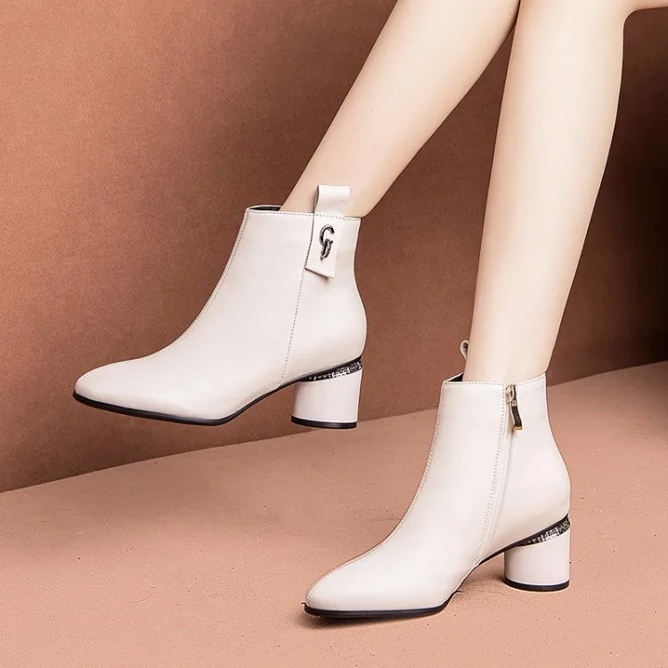 

Tanariya New Arrival Shoes woman Boots women Genuine leather baike first layer cowhide middle heel middle-aged female boots