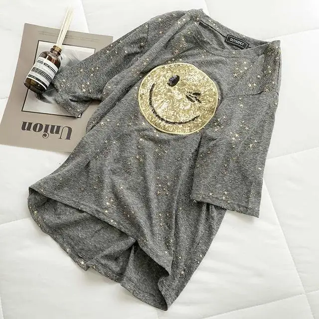 Gray T-Shirt Летняя коллекция года: стильная футболка с улыбкой и совершенно новым круглым вырезом, с блестящими короткими рукавами - Цвет: Gray T-Shirt