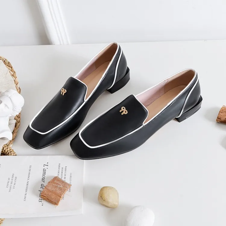 

Square Head Rivet Mixed Colors Flat Top Shoes inside And Pure Leather Large Size WOMEN'S Shoes Spring And Autumn Ladies' Shoes F