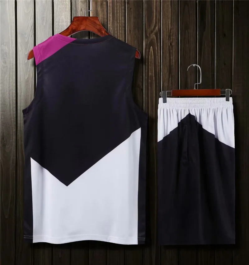 11784659044_1108605169