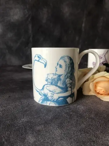 Alice mug 300 ML Костяного фарфора кружка Алиса в стране чудес обеденная тарелка английский послеобеденный чай чашка - Цвет: Alice mug 300 ML