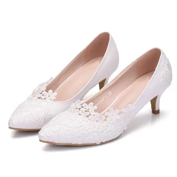 

2020 New Sweet Elegant Lace Flower Wedding Shoes White 5cm High Heel Bridal Shoes Wedding Photos Adult Shoes Wedding Shoes