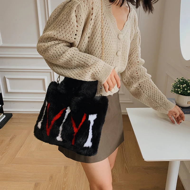 Soft Fluffy Bags Chain Plush Tote Bag For Women 2021 Winter New Furry Luxury Designer Handbag Faux Fur Crossbody Shoulder Bags