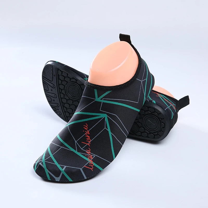 Men Women Summer Outdoor Wading Beach Shoes Lovers Swimming Surf Slippers Quick-Dry Aqua Shoes Unisex Soft Foldable Water Shoes