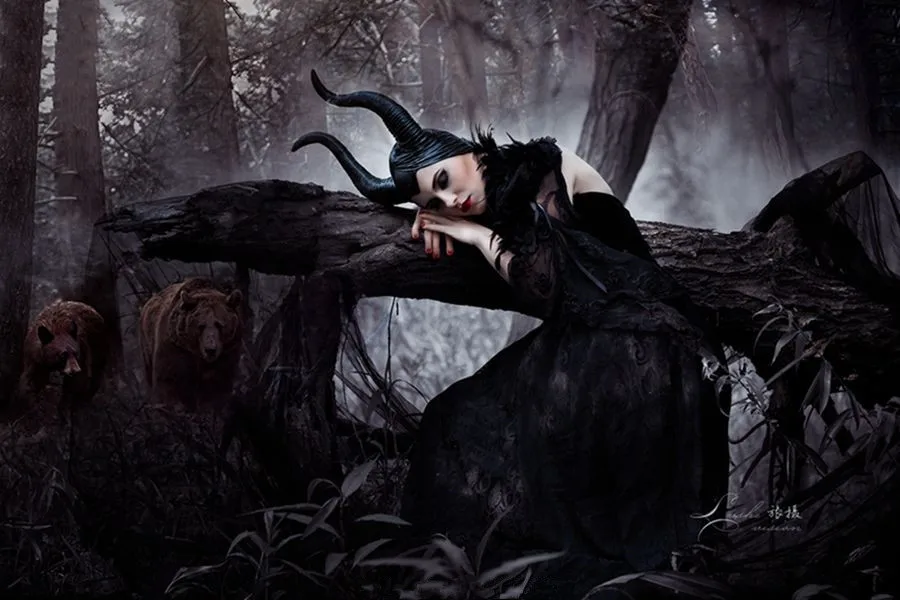 Новая аниме малая любовница злой Маскарадная маска Maleficent 2 головной убор с рогом шлем латексные маски вечерние Хэллоуин Angelina Jolie