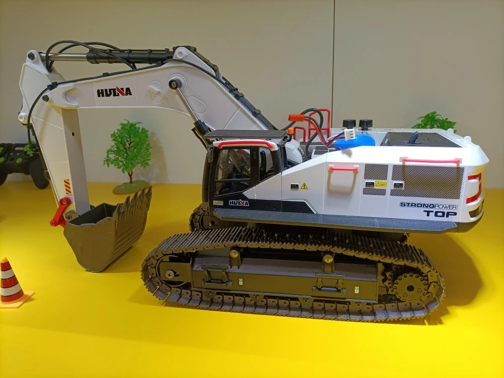 Huina 1/14 RC Truck Excavator 1594 Alloy 2.4Ghz Radio Controlled Car 22 Channel Engineering vehicle Toys for Boy Kid Gift 2