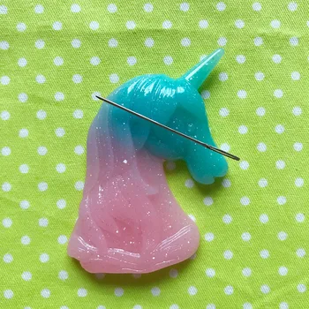 

Multicolor Glitter Needle Minder, Needle Nanny, Magnetic Needle Holder for Hand Embroidery and Cross Stitch