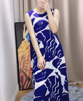 

2020 summer Women's loose sleeveless printed dress Miyak fold Stylish temperament round neck large size was thin vest dress tied