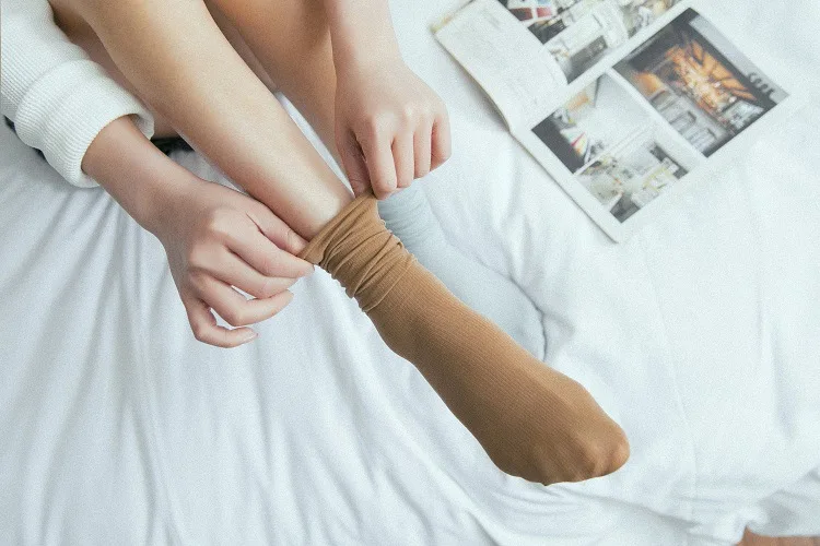 Spring And Summer Thin Velvet Bunching Socks Women's Korean-style Thin Strips College Style WOMEN'S Socks Candy Color Stock