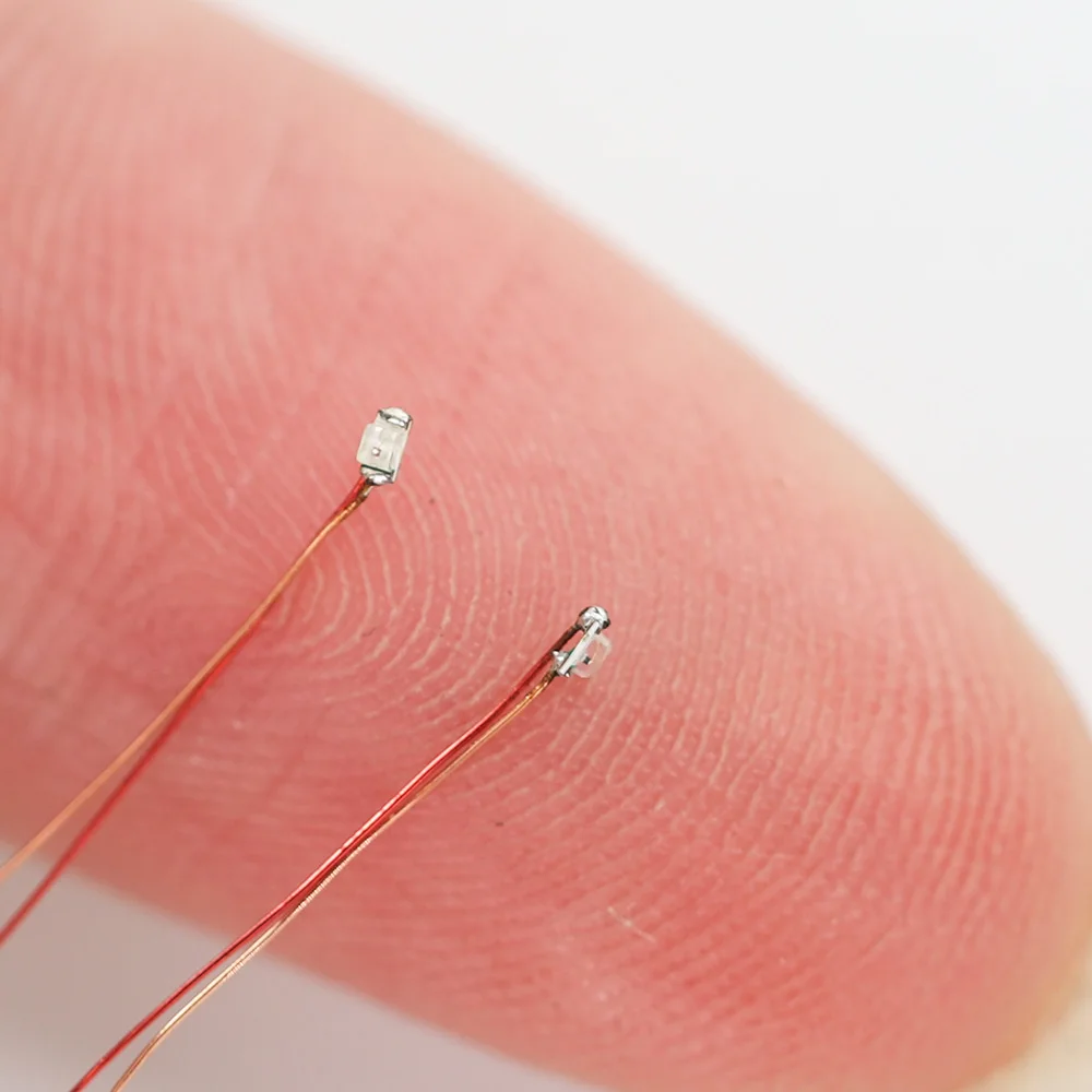 0.1mm Wired Chip Led SMD 0201/0402 3V Led Lamp Models Train Pre-soldered Micro Litz