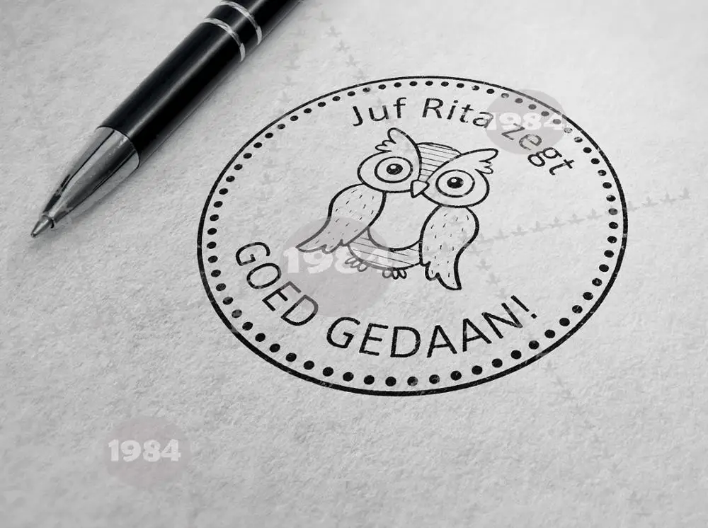 1984- The Owl Goed gedaan! Personalized Custom Name Stamp Teacher Any language | Дом и сад