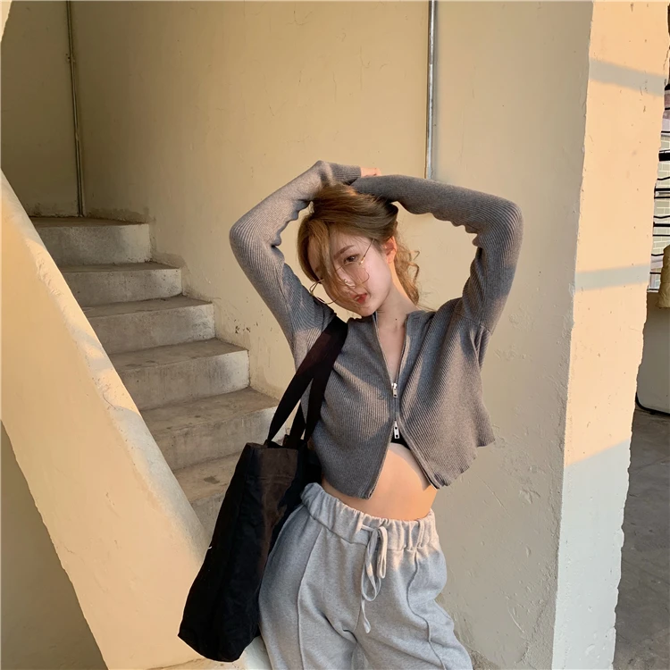 Новые женские осенние ребристые свитера с молнией пупок голые кроп Топы вязаный кардиган с длинным рукавом с капюшоном короткое пальто женский свитер