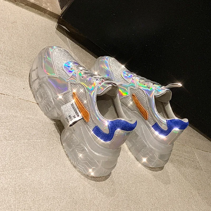 Брендовые весенние трендовые женские прозрачные кроссовки в стиле Харадзюку; женская прозрачная обувь на платформе; Лазерная повседневная обувь; блестящая обувь для бега