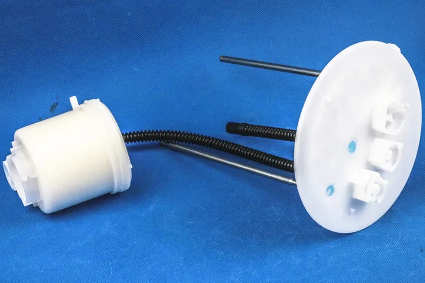 

Топливный фильтр жей 770200K080, подходит для Toyota Hilux TGN15, TGN16, TGN26, TGN36, 1trfe, 2trfe