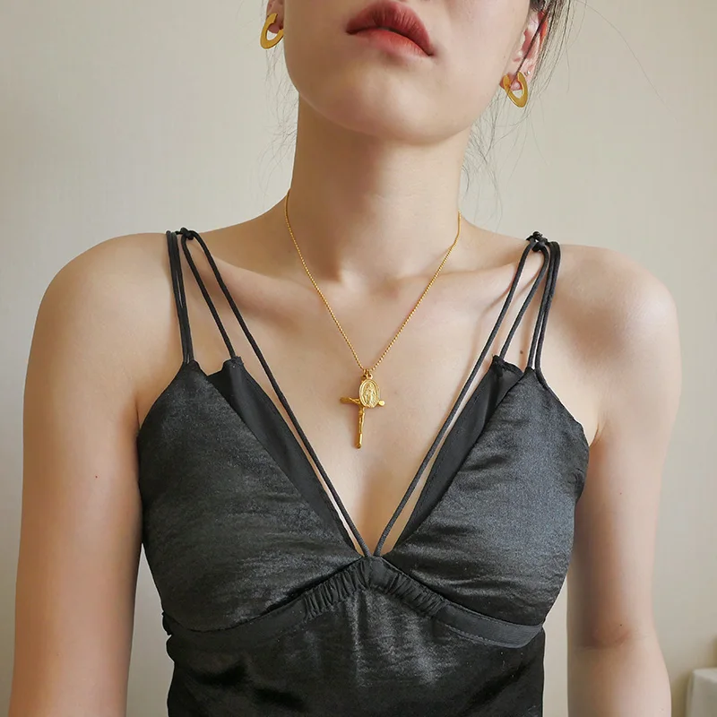 

Timeless Wonder Trendy Titanium Coined Figure Cross Choker Necklace Punk Statement Chain Ins Stainless Steel Jewelry 5535