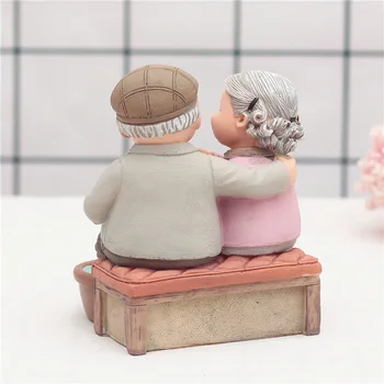 

Grandparents Lover Figurines Resin Crafts Ornaments Miniature Wedding Gifts For Home Decoration Gift Handicraft