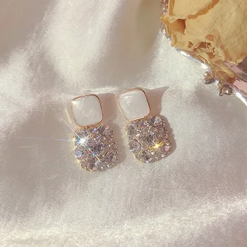

Shiny Crystals Ear Stud 2020 New Style Fashion Elegant Ear Stud