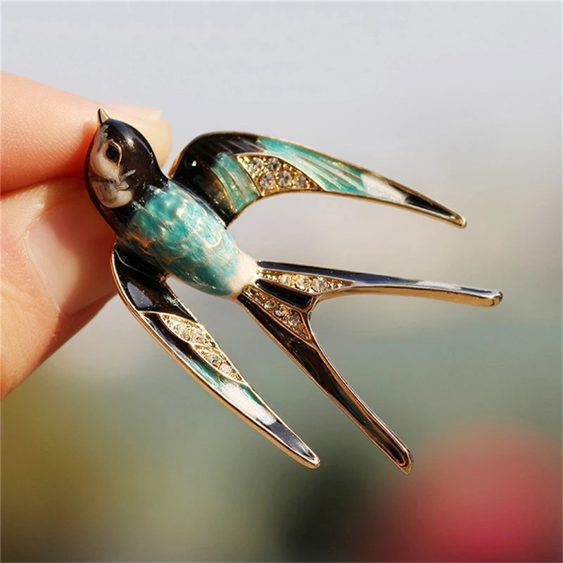 

Swallow Shape Brooch Classic Alloy Enamel Metal Scarf Pins Animal Broche For Women Sweater Lapel Pins Clothes Accessories