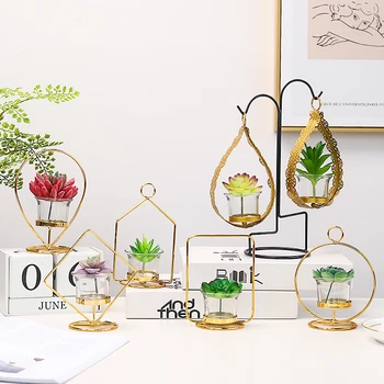 

Nordic Luxury Iron Candle Holders Creative Geometric Golden Iron Frame Multi-function Desktop Romantic Decoration Candlesticks