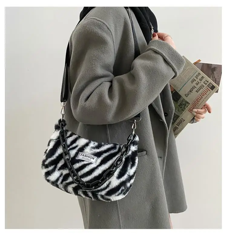wristlet keychain Fashion Women's Zebra Pattern Mini Shoulder Bags Female Winter Plush Underarm Bags Vintage Leopard Zebra Pattern Fluffy Tote Bag purse