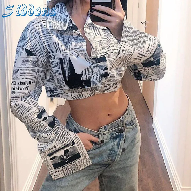 Рубашка женская короткая с принтом газет и букв на пуговицах | Женская одежда