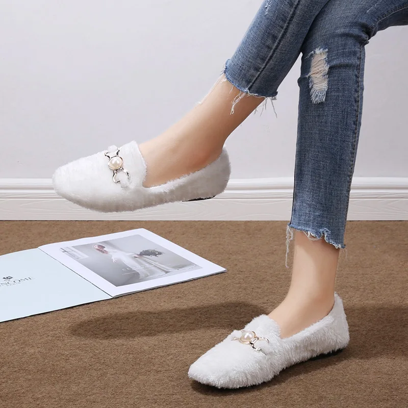

2020 new autumn and winter Korean metal buckle pearl warm wool women's shoes Korean versatile women's flat shoes