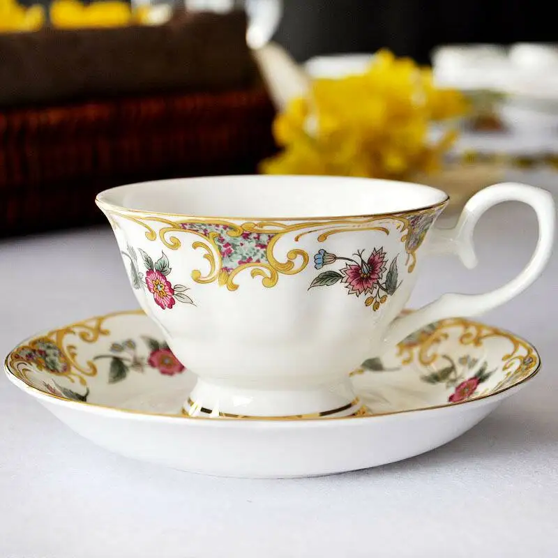 Кофейная кружка из костяного фарфора, английский послеобеденный чайный набор, европейская красная чайная чашка, керамический кофейный набор, Прямая поставка - Цвет: 02