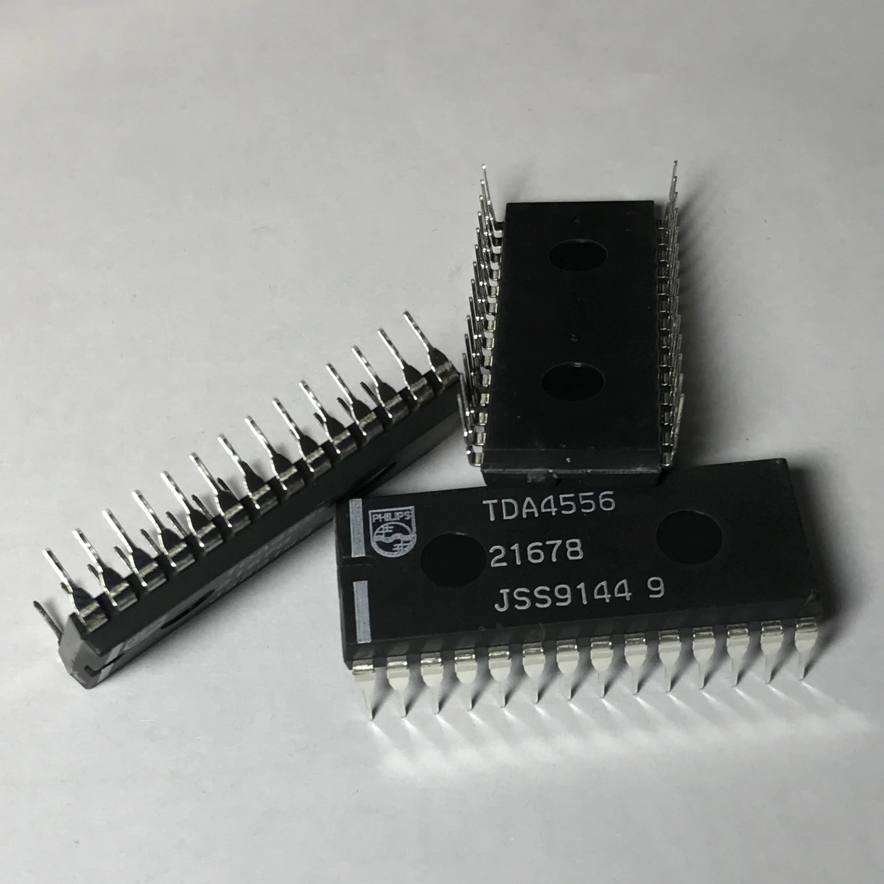 TDA4556 A4556 4556 dip-28p 5 шт./лот