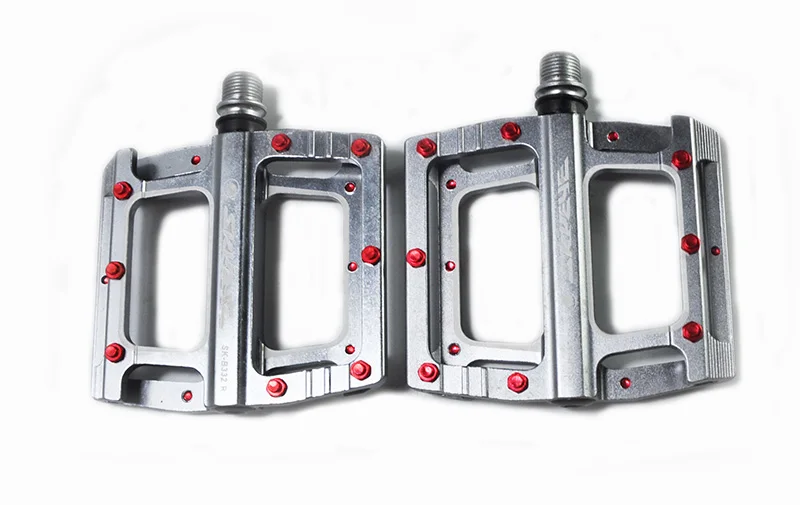 332-silver-bike-pedal