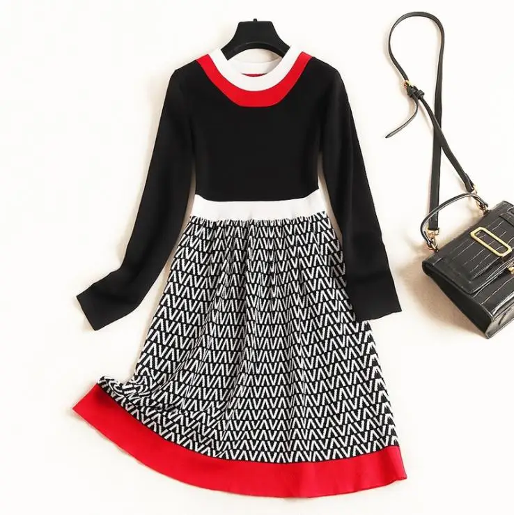 

Autumn 2019 new European and American women's wear Long-sleeved round collar Joining together The letter printing Knitted dress