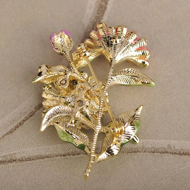 Blucome Beautiful Pink Chrysanthemum Flower Brooches Pins Enamel Gold Color Corsages Pin Party Dress Suit Clips Ornament Jewelry