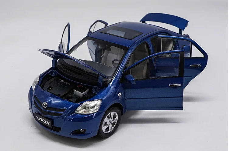 Оригинальные заводские литые под давлением 1/18 Vios синий седан литые под давлением металлические классические модели игрушечных автомобилей для подарка, коллекция