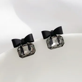 Simple Stylish Bowknot Women Stud Earrings Shiny Crystal  Exquisite Versatile Female Earring Fashion Jewelry Pretty Gift
