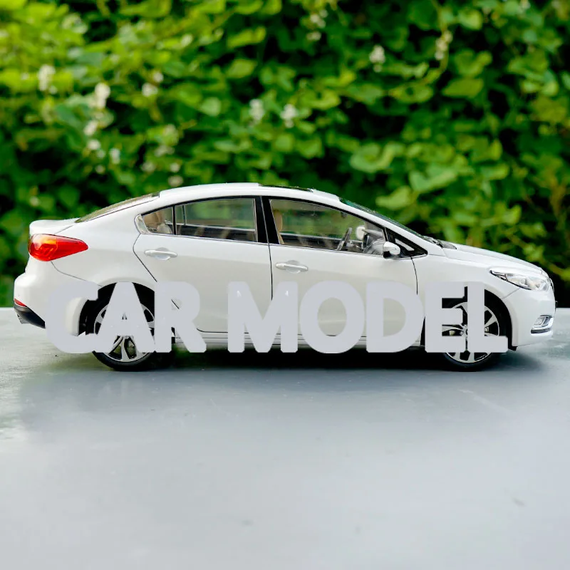 Масштаб 1:18 игрушечные автомобили из сплава QIYA K3 KIA Корея модель автомобиля
