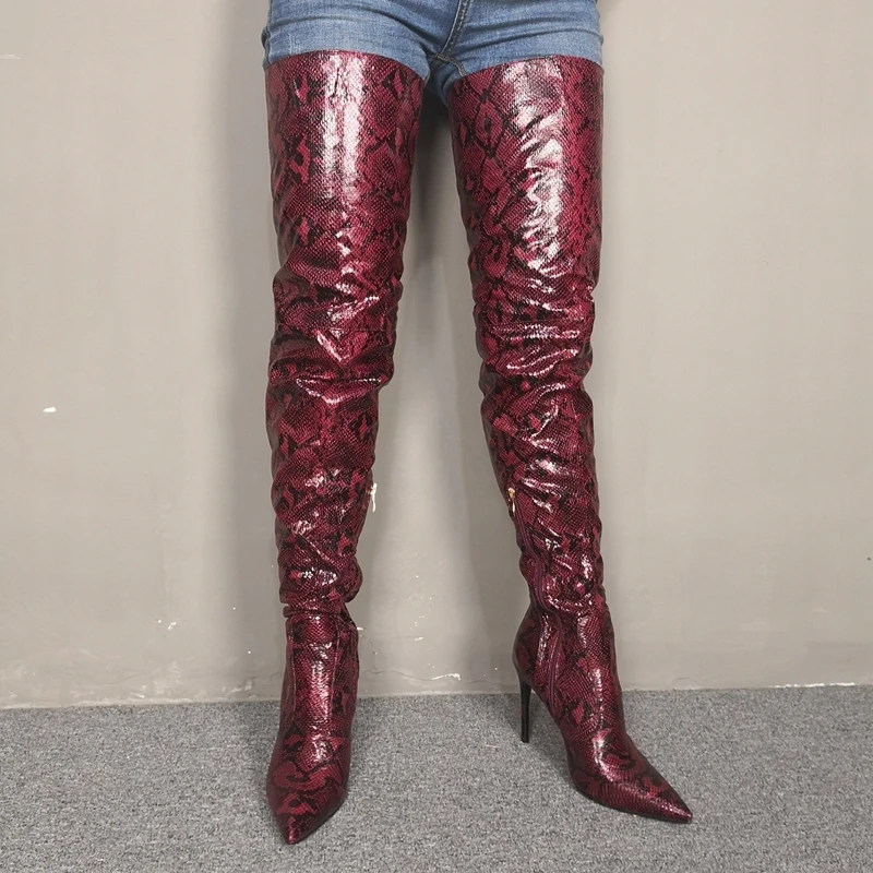 Г. Новые модные женские сапоги пикантные Сапоги выше колена на высоком каблуке с принтом змеи женская обувь осень-зима большие размеры 35-47 - Цвет: Wine red