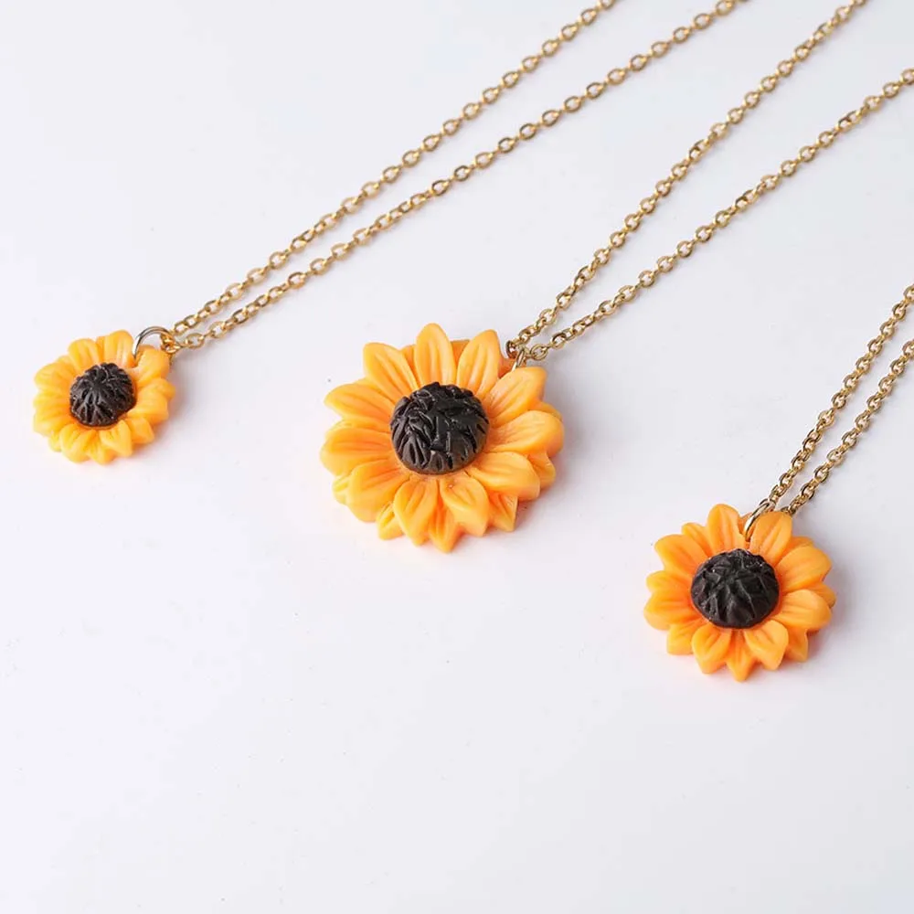 

Simple Sunflower Small Daisy Pendant Necklace Fashion Sweet Resin Flower Collar Necklace for Women Girl Jewelry Accessories Gift