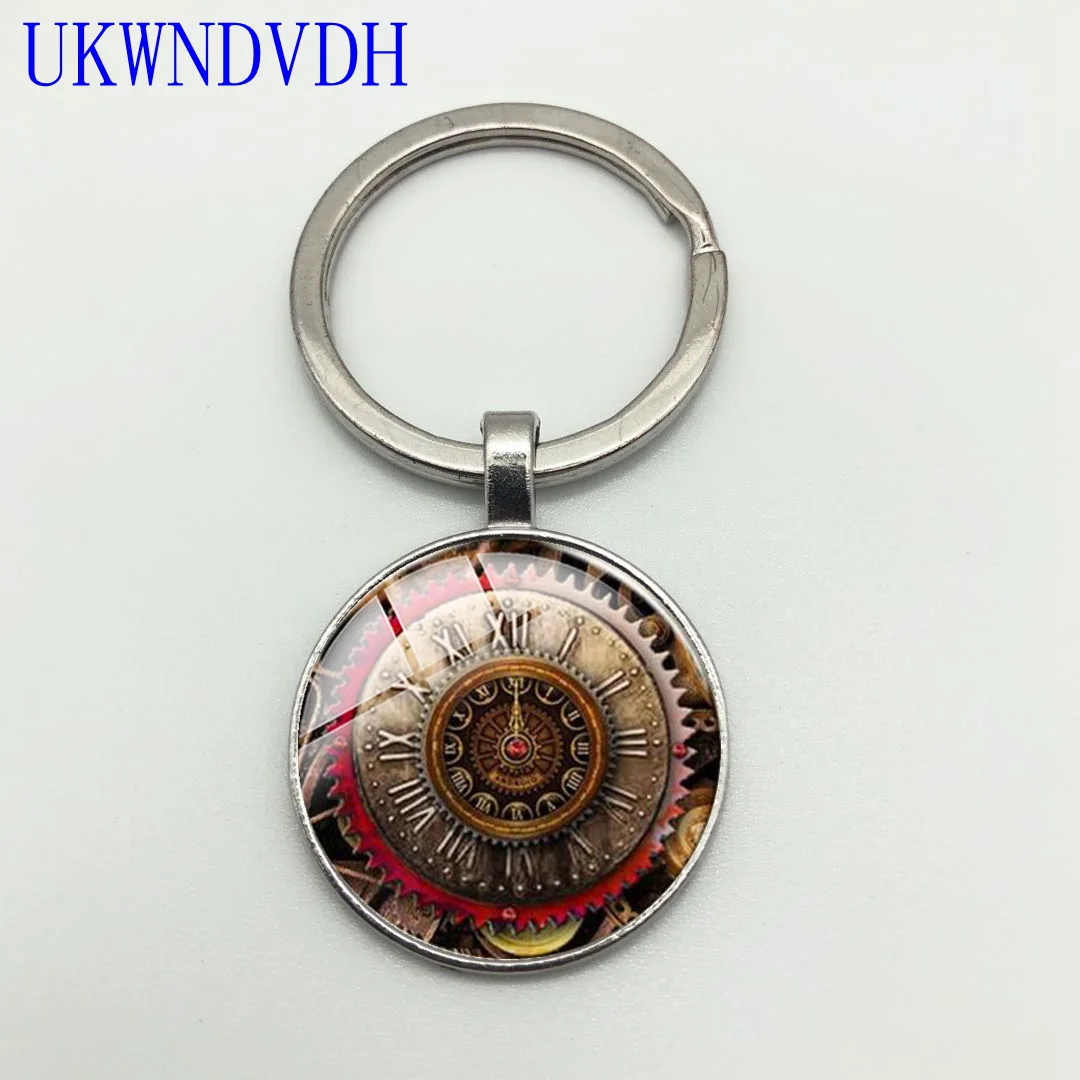 

Vintage Gear Bump Glass Keychain Personality Vintage Fashion Keychain
