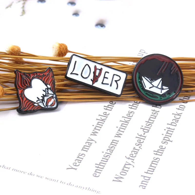1PCS Cartoon Brooches Lapel Pins Badge Horror Movie Stephen King's Jewelry Gift Decor on Backpack for Friend Shirt Pin Fashion