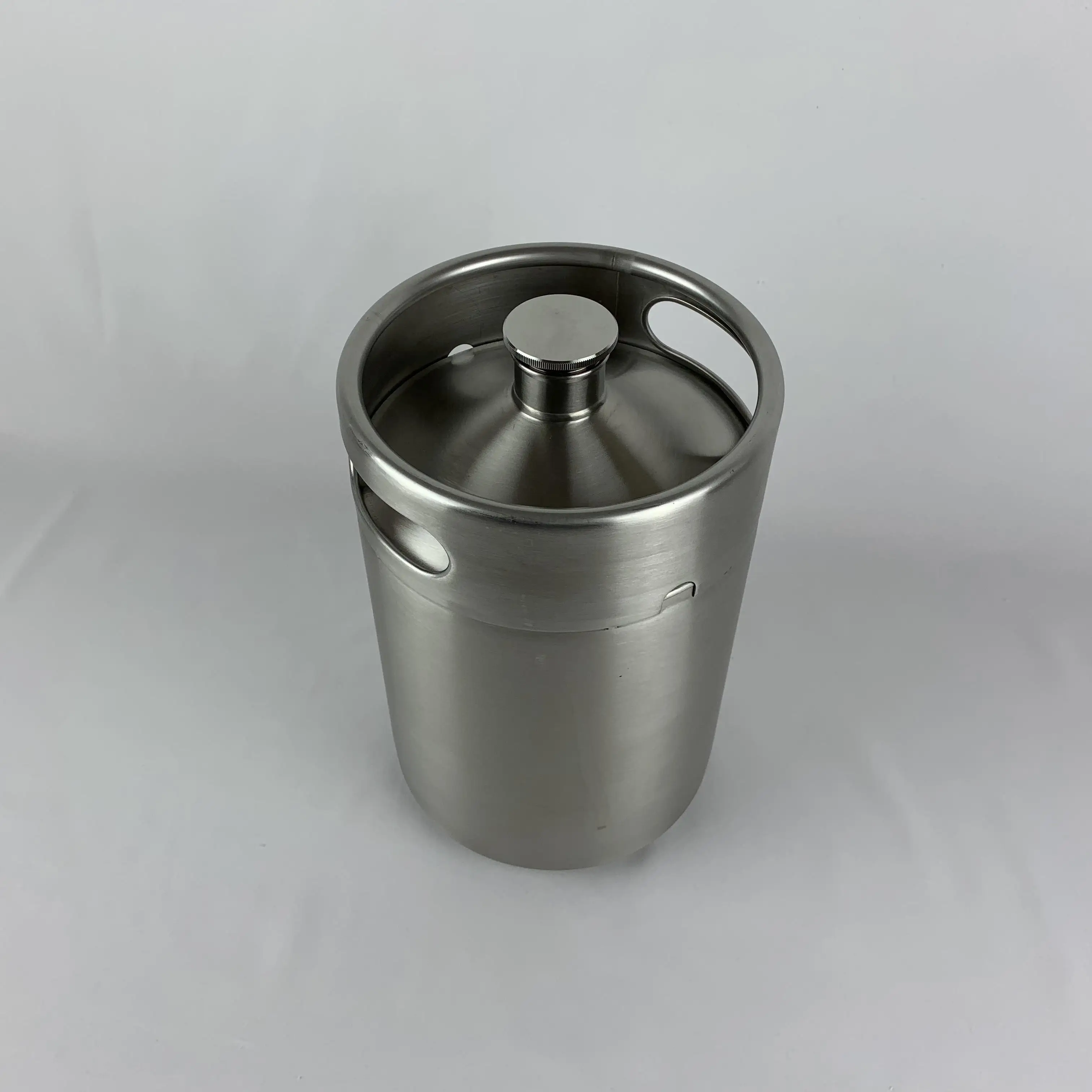 

Craft beer keg 5l with tap made of stainless steel handle and inoxidable growler co2 regulator home bar beer keg 5L with tap